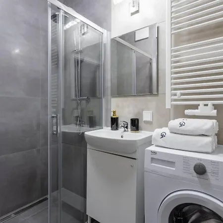 Center - Metro 250m - Old Town - Private Underground Parking Apartman